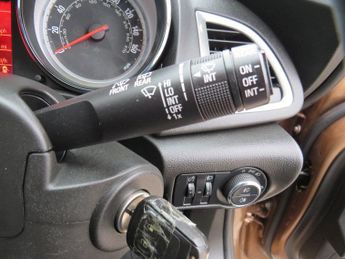 VAUXHALL ASTRA 1.6 16v SRi Hatchback 5dr Petrol Auto Euro 5 (115 ps)