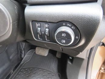 VAUXHALL ASTRA 1.6 16v SRi Hatchback 5dr Petrol Auto Euro 5 (115 ps)