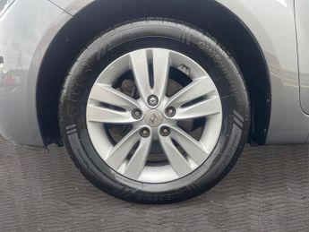 HYUNDAI IX20 1.6 Style Hatchback 5dr Petrol Auto Euro 5 (123 bhp)