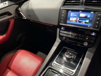 JAGUAR F-PACE 2.0 D180 R-Sport SUV 5dr Diesel Auto AWD Euro 6 (s/s) (180 ps)