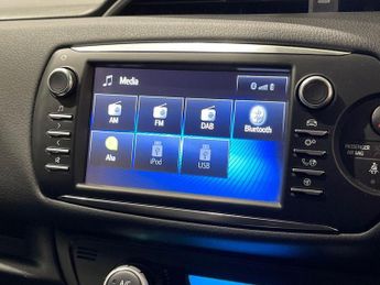 TOYOTA YARIS 1.5 VVT-h Excel Hatchback 5dr Petrol Hybrid E-CVT Euro 6 (s/s) (