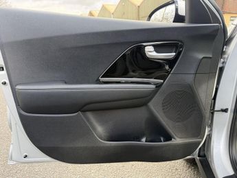 KIA NIRO 64kWh 3 SUV 5dr Electric Auto (201 bhp)