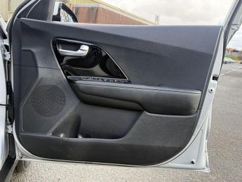 KIA NIRO 64kWh 3 SUV 5dr Electric Auto (201 bhp)