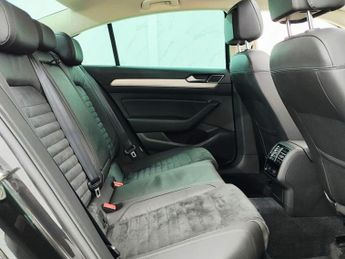 VOLKSWAGEN PASSAT 2.0 TDI GT Saloon 4dr Diesel Manual Euro 6 (s/s) (150 ps)