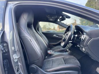 MERCEDES-BENZ GLA 2.1 GLA200d AMG Line (Executive) SUV 5dr Diesel 7G-DCT 4MATIC Eu