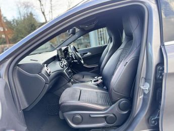 MERCEDES-BENZ GLA 2.1 GLA200d AMG Line (Executive) SUV 5dr Diesel 7G-DCT 4MATIC Eu