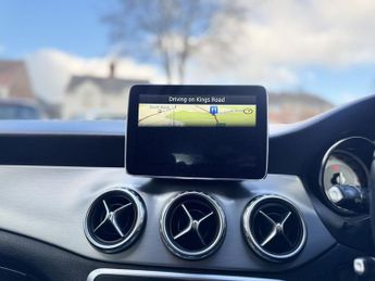 MERCEDES-BENZ GLA 2.1 GLA200d AMG Line (Executive) SUV 5dr Diesel 7G-DCT 4MATIC Eu