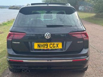 VOLKSWAGEN TIGUAN 2.0 TDI R-Line Tech SUV 5dr Diesel DSG 4Motion Euro 6 (s/s) (190
