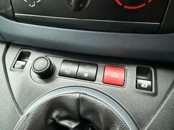 PEUGEOT PARTNER TEPEE 1.6 HDi Tepee S MPV 5dr Diesel Manual (135 g/km, 92 bhp)