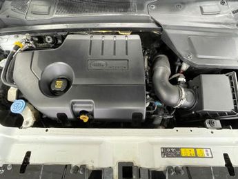 LAND ROVER DISCOVERY SPORT 2.0 TD4 SE SUV 5dr Diesel Manual 4WD Euro 6 (s/s) (180 ps)