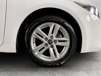 TOYOTA COROLLA 1.8 VVT-h GPF Icon Tech Hatchback 5dr Petrol Hybrid CVT Euro 6 (