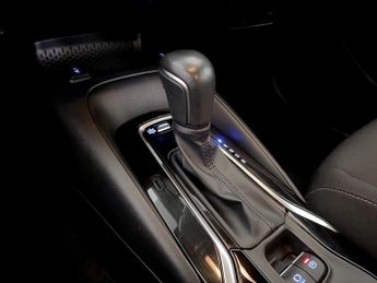 TOYOTA COROLLA 1.8 VVT-h GPF Icon Tech Hatchback 5dr Petrol Hybrid CVT Euro 6 (