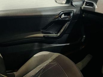 PEUGEOT 208 1.2 VTi Active Hatchback 3dr Petrol Manual Euro 5 (82 ps) 30 Day