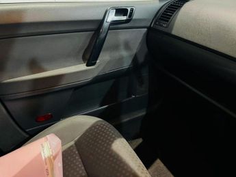 VOLKSWAGEN POLO 1.2 Twist Hatchback 5dr Petrol Manual (144 g/km, 65 bhp)