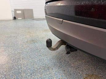 LAND ROVER DISCOVERY 3.0 TD V6 SE SUV 5dr Diesel Auto 4WD Euro 6 (s/s) (258 ps)