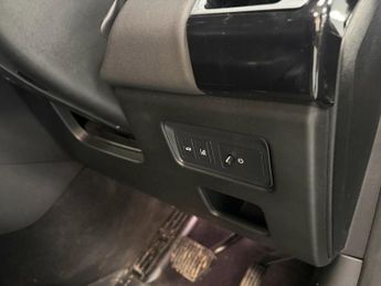 LAND ROVER DISCOVERY 3.0 TD V6 SE SUV 5dr Diesel Auto 4WD Euro 6 (s/s) (258 ps)