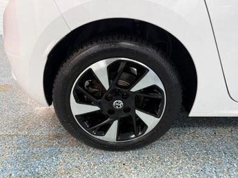 VAUXHALL Corsa Electric 50kWh SE Premium Hatchback 5dr Electric Auto (136 ps)