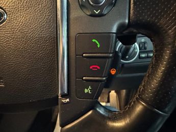 LAND ROVER DISCOVERY 4 3.0 SD V6 HSE Luxury SUV 5dr Diesel Auto 4WD Euro 5 (s/s) (255 b