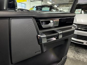 LAND ROVER DISCOVERY 4 3.0 SD V6 HSE Luxury SUV 5dr Diesel Auto 4WD Euro 5 (s/s) (255 b