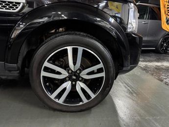 LAND ROVER DISCOVERY 4 3.0 SD V6 HSE Luxury SUV 5dr Diesel Auto 4WD Euro 5 (s/s) (255 b