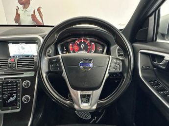 VOLVO XC60 2.4 D5 R-Design Lux Nav SUV 5dr Diesel Manual AWD Euro 6 (s/s) (
