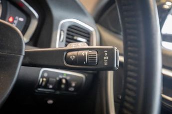 VOLVO V60 CROSS COUNTRY 2.0 D3 Lux Nav Estate 5dr Diesel Auto Euro 6 (s/s) (150 ps)