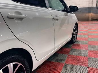 PEUGEOT 108 1.0 Collection Top! 5dr Petrol 2 Tronic Euro 6 (72 ps)