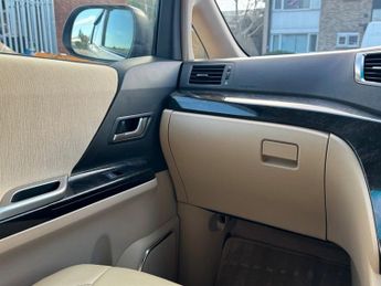 TOYOTA ALPHARD 2.4L PETROL HYBRID