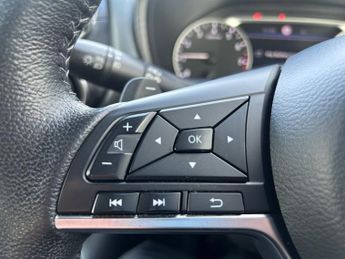 NISSAN JUKE 1.0 DIG-T N-Connecta SUV 5dr Petrol DCT Auto Euro 6 (s/s) (117 p