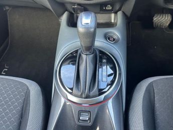 NISSAN JUKE 1.0 DIG-T N-Connecta SUV 5dr Petrol DCT Auto Euro 6 (s/s) (117 p