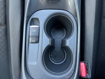 NISSAN JUKE 1.0 DIG-T N-Connecta SUV 5dr Petrol DCT Auto Euro 6 (s/s) (117 p