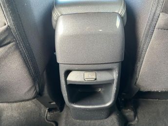 NISSAN JUKE 1.0 DIG-T N-Connecta SUV 5dr Petrol DCT Auto Euro 6 (s/s) (117 p