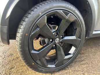 NISSAN JUKE 1.0 DIG-T N-Connecta SUV 5dr Petrol DCT Auto Euro 6 (s/s) (117 p