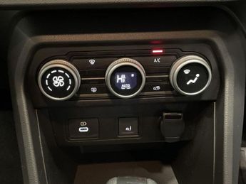 DACIA SANDERO STEPWAY 1.0 TCe EXTREME Hatchback 5dr Petrol CVT Euro 6 (s/s) (90 ps)