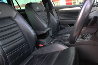 VOLKSWAGEN PASSAT 2.0 TDI EVO R-Line Estate 5dr Diesel DSG Euro 6 (s/s) (150 ps)
