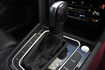 VOLKSWAGEN PASSAT 2.0 TDI EVO R-Line Estate 5dr Diesel DSG Euro 6 (s/s) (150 ps)