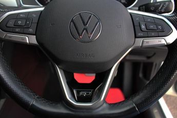 VOLKSWAGEN PASSAT 2.0 TDI EVO R-Line Estate 5dr Diesel DSG Euro 6 (s/s) (150 ps)