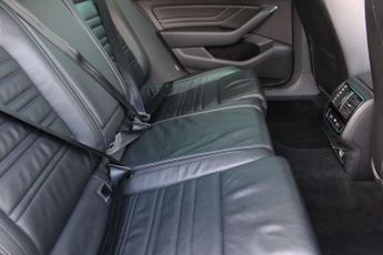 VOLKSWAGEN PASSAT 2.0 TDI EVO R-Line Estate 5dr Diesel DSG Euro 6 (s/s) (150 ps)