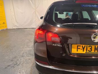 VAUXHALL ASTRA 2.0 CDTi SE Sports Tourer 5dr Diesel Auto Euro 5 (165 ps) AUTOMA