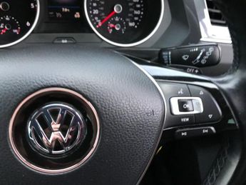 VOLKSWAGEN TIGUAN 2.0 TDI SE Navigation SUV 5dr Diesel DSG Euro 6 (s/s) (150 ps)