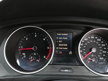 VOLKSWAGEN TIGUAN 2.0 TDI SE Navigation SUV 5dr Diesel DSG Euro 6 (s/s) (150 ps)