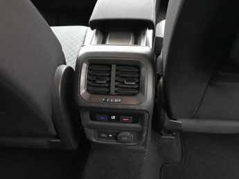 VOLKSWAGEN TIGUAN 2.0 TDI SE Navigation SUV 5dr Diesel DSG Euro 6 (s/s) (150 ps)