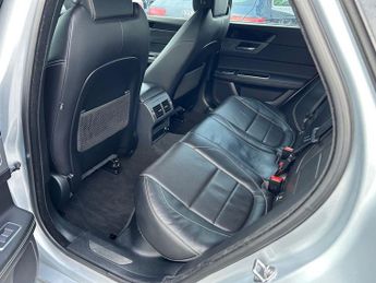 JAGUAR XF 2.0d R-Sport Saloon 4dr Diesel Auto Euro 6 (s/s) (163 ps)