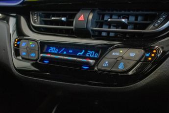 TOYOTA C-HR 1.8 VVT-h Dynamic SUV 5dr Petrol Hybrid CVT Euro 6 (s/s) (122 ps