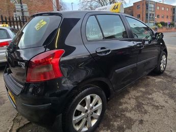 TOYOTA YARIS 1.0 VVT-i TR Hatchback 5dr Petrol Manual (127 g/km, 67 bhp)