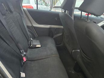 TOYOTA YARIS 1.0 VVT-i TR Hatchback 5dr Petrol Manual (127 g/km, 67 bhp)