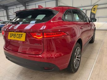 JAGUAR F-PACE 2.0 D180 R-Sport SUV 5dr Diesel Auto Euro 6 (s/s) (180 ps)