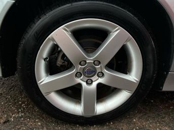 VOLVO C70 2.0 D3 SE LUX GEARTRONIC 2d 150 BHP