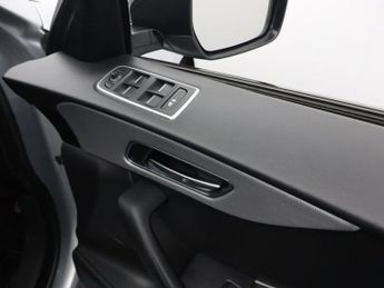 JAGUAR F-PACE 2.0 P250i R-Sport SUV 5dr Petrol Auto AWD Euro 6 (s/s) (250 ps)