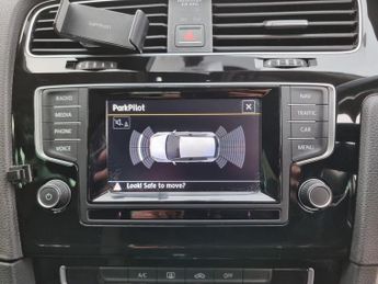 VOLKSWAGEN GOLF 2.0 TDI BlueMotion Tech GT Hatchback 5dr Diesel DSG Euro 5 (s/s)